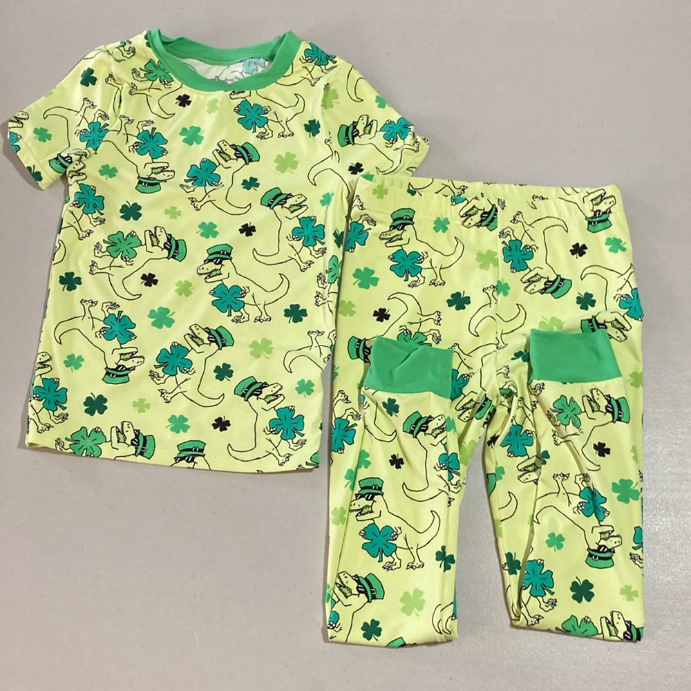 Wonder Nation, Boys PJ Set, Dinosaur, St. Patricks day 4 leaf clover, size 6